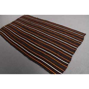 พรมวินเทจตุรกี ขนาด 4.4x7.8 ฟุต (135x239 ซม.) พรมคิลิมลายดอกไม้สีดำ - Product Image 1