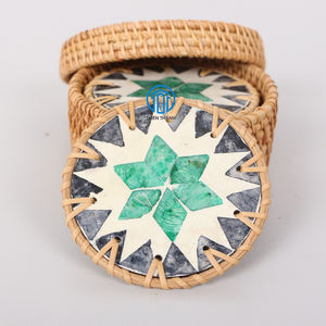 Article ultime Sous-verres décoratifs de qualité supérieure faits à la main en incrustation de fleurs Capiz en nacre avec boîte - Product Image 1