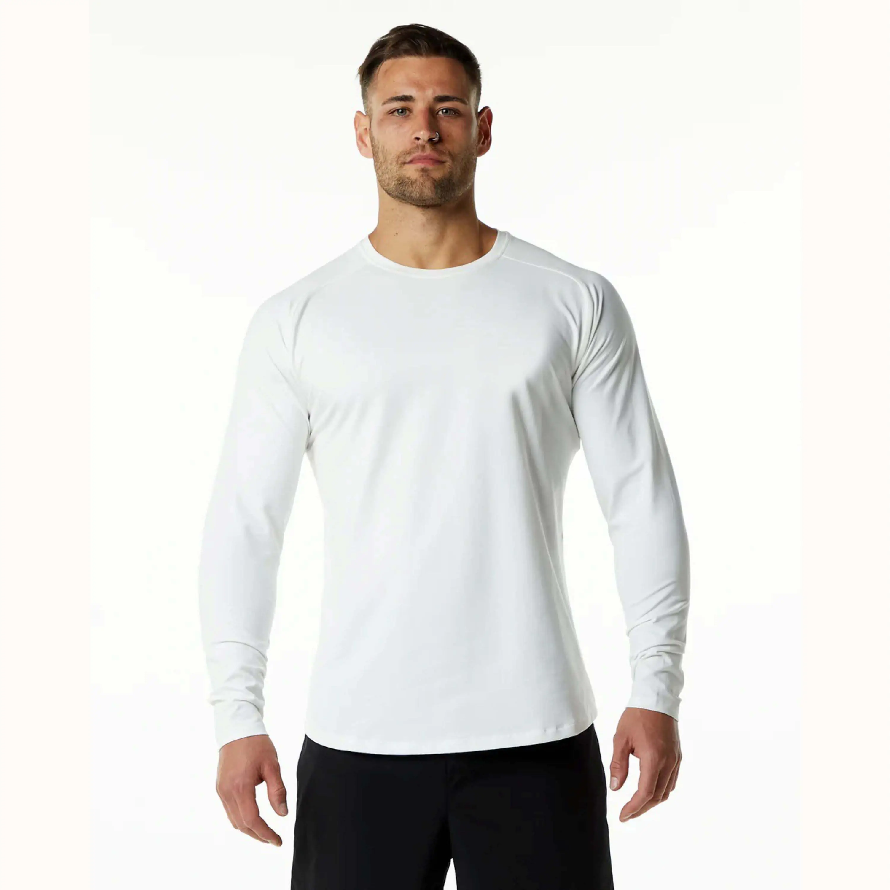 94% Baumwolle 6% Spandex Sattel ärmel Cut Tapered Fit Rundhals ausschnitt Scoop Hem White Herren Fitted Performance Langarm T-Shirt