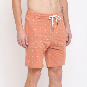 Corte recto y estilo minimalista para uso diario Pantalones cortos casuales suaves con doble costura a la venta - Product Image 5