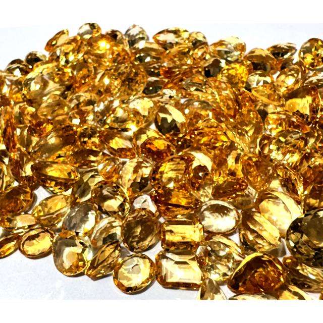 สีเหลือง