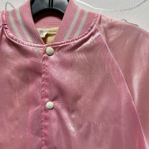 Veste en satin pour femmes, design chic et tendance, tissu doux, confortable pour les tenues quotidiennes - Product Image 3