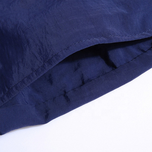 Vente en gros de shorts de gym en maille de style tendance en polyester pour hommes, shorts de gym élastiques décontractés avec logo brodé et logo personnalisé pour le basket-ball - Product Image 3