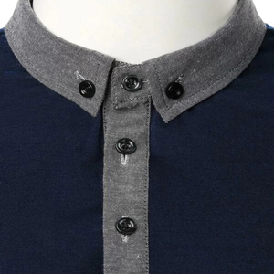 Polo à col montant de couleur bleue unie, coupe ajustée, poche à patte contrastée, style boutonné à manches courtes, t-shirts polo pour hommes - Product Image 2