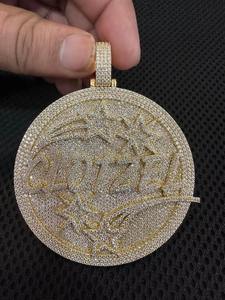 Elegante Plata de Ley 925 forma de letra compromiso de lujo IGI certificado hombres Moissanite encanto colgante suministro al por mayor - Product Image 3