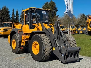 Volvo L 120 H Front Wheel Loader <b>Log</b> Loader Tractor Loader 906 1288 Hrs EPA Engine with Gearbox and Pump - Product Image 5