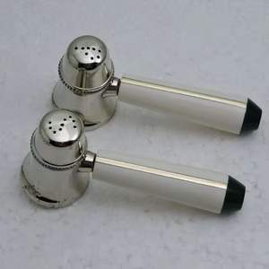 Mango con incrustaciones de hueso y metal de diseño hecho a mano y latón con juego de sal y pimienta plateado, accesorios de cocina - Product Image 1