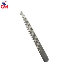 Pinzas para cejas de acero inoxidable de ultra precisión, herramienta de depilación con punta inclinada para cuidado facial y belleza profesional - Product Image 5