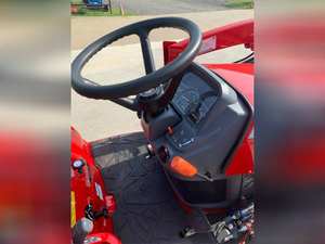 2023 MASSEY FERGUSON Tracteur compact GC1723E avec pompe et boîte de vitesses Nouveau modèle - Product Image 5