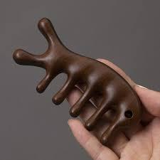 PEINE BOTÁNICO LIMPIO HECHO DE MADERA SOSTENIBLE Y HOJA DE CATAPPA - Product Image 2