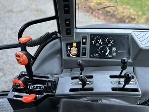 Tractores New Holland Asequibles en Excelentes Condiciones, Listos para Entrega Mundial - Product Image 4