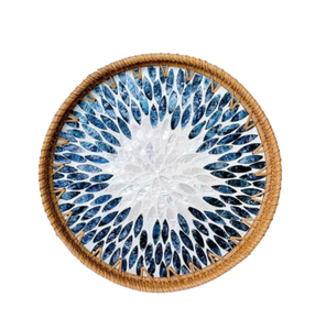 Bandeja Redonda de Ratán Tejida a Mano con Diseño de Madreperla, Bandeja Decorativa para Servir en el Hogar, la Cocina y la Mesa, de Vietnam - Product Image 1