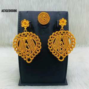 GALAM JEWELRY Nouveau design Boucles d'oreilles en laiton plaqué or Motif de fleur mignon pour les anniversaires, les fêtes et les fiançailles Cadeau parfait - Product Image 1