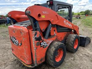 2022 Kubota รถตักขนาดเล็ก SSV75ลื่นไถลรถตักขนาดเล็กที่เชื่อถือได้74HP รถตักดินขนาดกะทัดรัดสำหรับการก่อสร้างและการเกษตร - Product Image 3