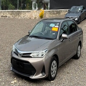 Opción Ideal para Auris Sedán-2019 RWD, Volante a la Izquierda, Interior Oscuro, Neumáticos R16, Asientos de Tela - Product Image 3