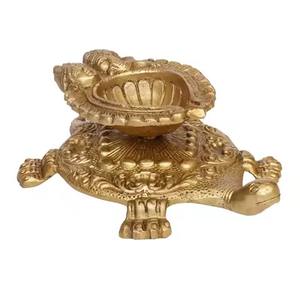 Lampe à huile en laiton doré Diya indien pour Diwali Festival Pooja Temple décoration de la maison à la main décor religieux - Product Image 3