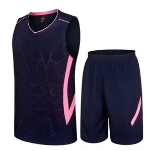 Uniforme de baloncesto de secado rápido de alta calidad: camiseta y pantalones cortos sin mangas con sublimación personalizada con diseño de logotipo - Product Image 5