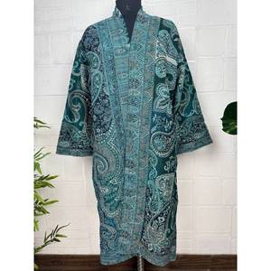 Robe kimono en laine mérinos chaude faite à la main, veste à motif floral paisley teinte en vert - Product Image 3