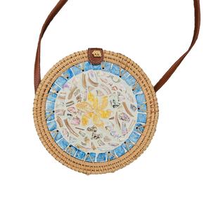 Bolso redondo de ratán de alta moda con nácar para mujer, patrón personalizado al por mayor de fabricantes de Vietnam - Product Image 1