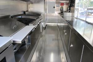 Camion de nourriture mobile entièrement équipé pour les événements de restauration de rue avec cuisine personnalisée et bloc d'alimentation - Product Image 2