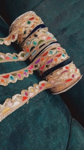 Lujoso adorno de encaje de diseñador para moda de alta gama y ropa de novia Patrones intrincados y detalles elegantes para ropa de boda - Product Image 4