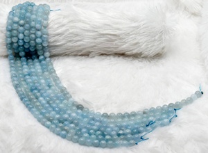 Vente en gros de perles rondes en aquamarine naturelle de 8 mm, pierres semi-précieuses pour la méditation et la création de bijoux - Product Image 2
