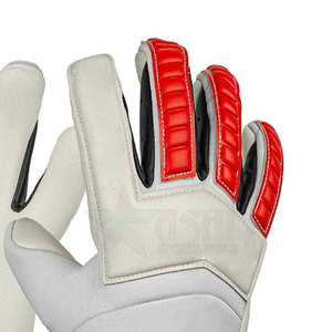 Gants de gardien de but de football professionnels haute performance avec matériau en cuir, paume en latex coupe-vent, sangle de poignet et adhérence antidérapante - Product Image 6