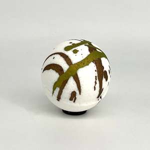 Bola de Baño Orgánica SIERRA Backcountry Hecha a Mano con Manteca de Karité Orgánica, Lavanda y Leche de Coco, Relajante e Hidratante, OEM - Product Image 1