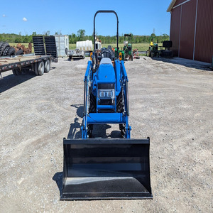 Nuevo Tractor Agrícola 25-30HP 4WD New Holland Workmaster 25S con Cargador Frontal y Transmisión Hidrostática - Product Image 1