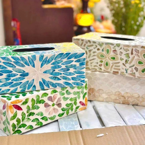 Caja de Pañuelos con Incrustaciones de Nácar, Elegante Decoración de Mesa con Incrustaciones de Concha - Product Image 1