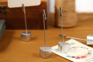 คลิปหนีบธนบัตรฐานรูปหัวใจสีเงินมีก้านลวดและคลิปจระเข้เหมาะสำหรับการตกแต่งโต๊ะงานอีเวนต์งานอีเวนต์งานตกแต่งมีสไตล์ - Product Image 2