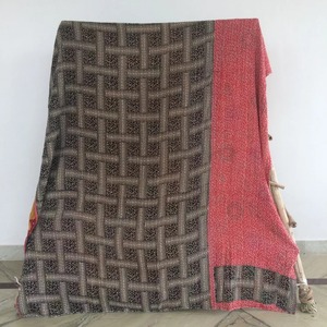 100% bio moderne Kantha coton couette doux confortable quatre saisons 55*85 pouces fait à la main inde jette motif de caractère solide - Product Image 5