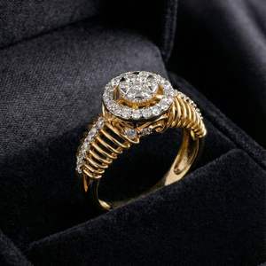 Anillo de Oro Amarillo Macizo con Diamantes para Mujer - Product Image 1