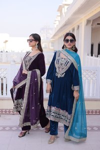 Ensemble de vêtements TOP BOTTOM DUPATTA 9000 en velours riche avec broderie de sequins et de fils Zari, style vintage pour mariage, hiver et automne - Product Image 6