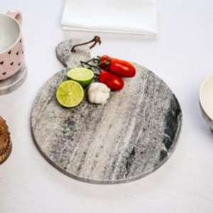 Planche à découper en marbre haute performance avec une surface polie adaptée pour couper les fruits de la pâte ou préparer des plats gastronomiques - Product Image 4