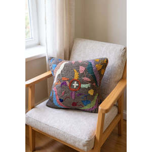 Funda de Cojín Bordada a Mano Suzani de 45 x 45 cm, Elegante Accesorio para Almohada - Product Image 6