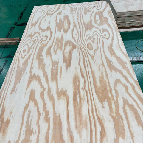 Vietnamese Factory Supplier's AA Grade 12/15/18mm Pine Plywood Eco-Friendly E0 CE Certified Indoor Load-Bearing Low Price