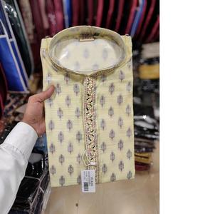 Kurta de qualité supérieure pour hommes avec du coton doux pour le fournisseur indien de vêtements actifs et de festivals - Product Image 2