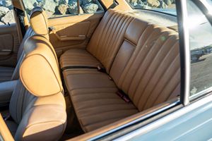 Gran Oferta, Excelente Estado: Mercedes-Benz 300D Turbo Diésel de 1982, Listo para Enviar - Product Image 4