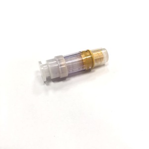 Conector Luer Macho 18C046 con Tapas de Material PC para Viales de 13 mm, Clase Médica II - Product Image 2