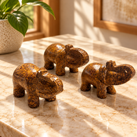 Sculpture d'éléphant en jade de soie dorée, figurine animale en pierre précieuse polie avec motifs uniques brun doré pour la décoration intérieure et les cadeaux