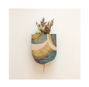 Jardinières galvanisées au mur élégantes Conception élégante et durable qui ajoute une touche sophistiquée aux espaces domestiques intérieurs ou extérieurs - Product Image 6