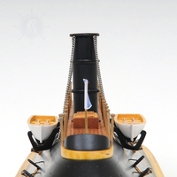 Vitrina Redonda de Madera de Virginia Hecha a Mano con Diseño de Cruz y Patrón Alfabético para Decoración del Hogar y Artículos de Regalo