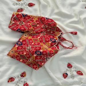 Hermoso Sari de Seda con Estampado Craquelado y Trabajo a Mano para Fiestas y Bodas, para Mujeres Indias, en Existencia - Product Image 1