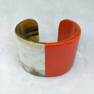 Bracelets en corne de bœuf africaine de luxe, demi-couleur ou bracelets en corne de taureau, meilleure qualité de bracelets en corne par NOORBABA INTERNATIONAL - Product Image 3
