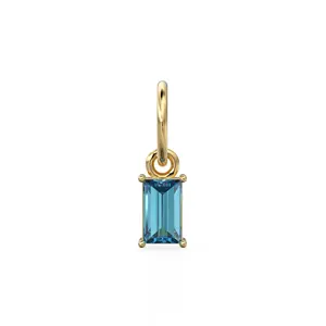 Pequeño colgante de topacio azul suizo en oro macizo de 14k y 18k con talla baguette, dije de topacio azul diminuto, colgantes y dijes finos - Product Image 1