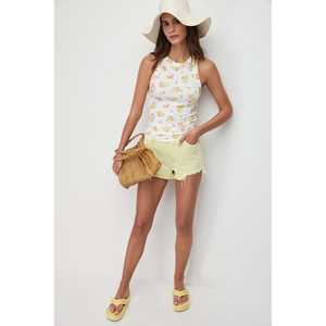 Blusa Corta con Cuello Redondo y Estampado Floral - Product Image 4