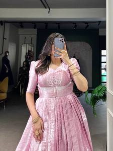 Vestido Anarkali Rosa con Dupatta de Jacquard, Vestido de Fiesta, Vestido de Noche con Falda Amplia de Seda, Vestido de Novia Indio Pakistaní Rosa Bebé - Product Image 5