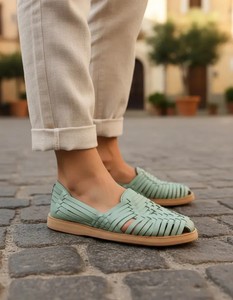Mocassins en cuir véritable pour femmes, tressés, à enfiler, chaussures décontractées, légères et antidérapantes pour la marche en plein air. - Product Image 6