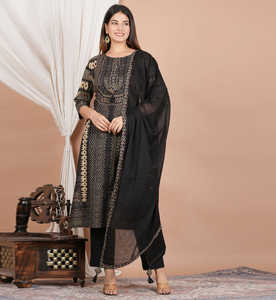 Conjunto de Kurta Recta de Algodón Estampado Ikat Negro para Mujer con Cuello Redondo y Mangas 3/4, Combinado con Pantalón y Dupatta a Juego - Product Image 4